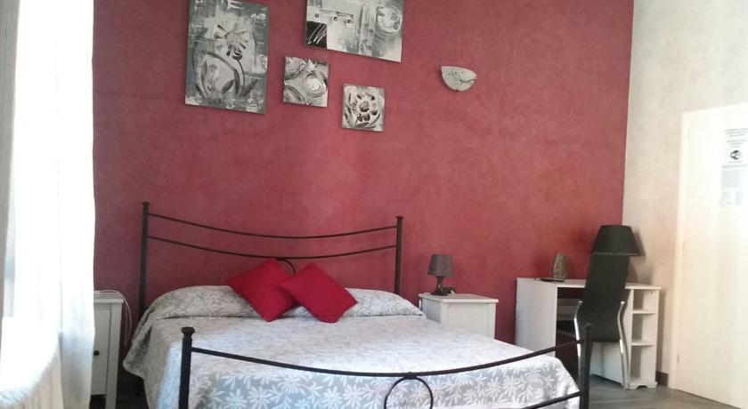 Hôtel A Due Passi Dal Porto à Civitavecchia Chambre photo