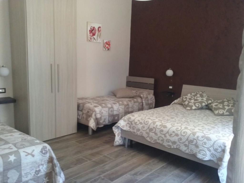 Hôtel A Due Passi Dal Porto à Civitavecchia Extérieur photo