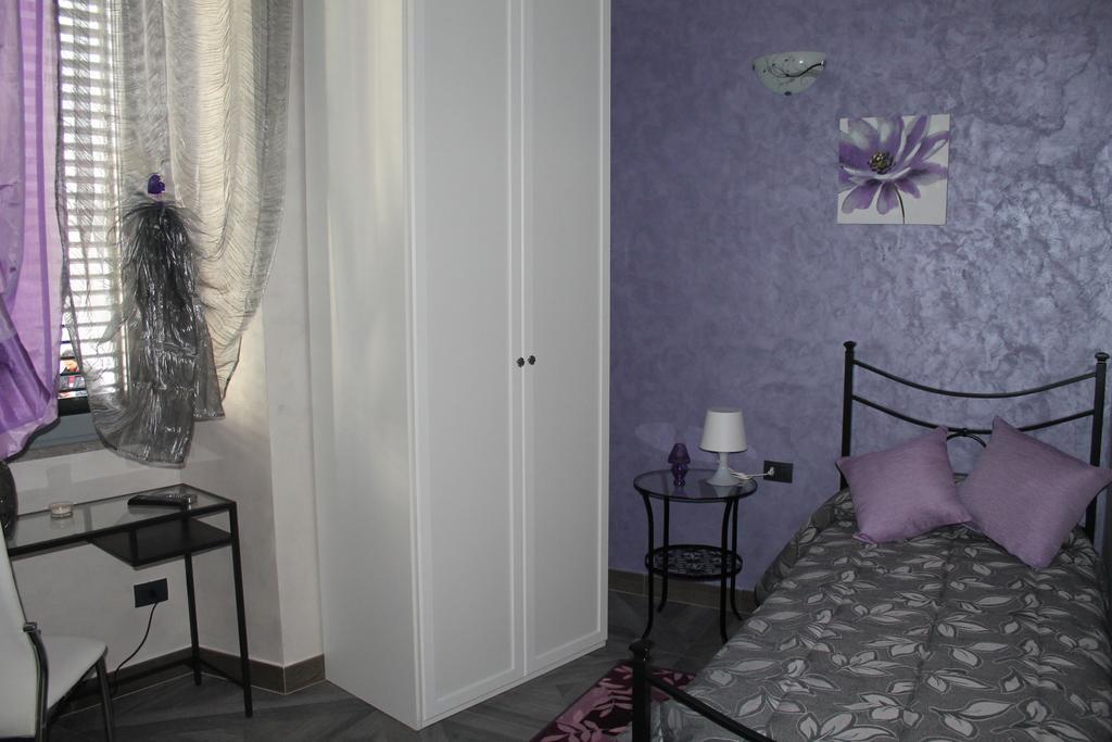 Hôtel A Due Passi Dal Porto à Civitavecchia Extérieur photo